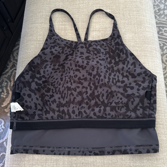 Old Navy Active With Built In Bra Large - Picture 5 of 5
